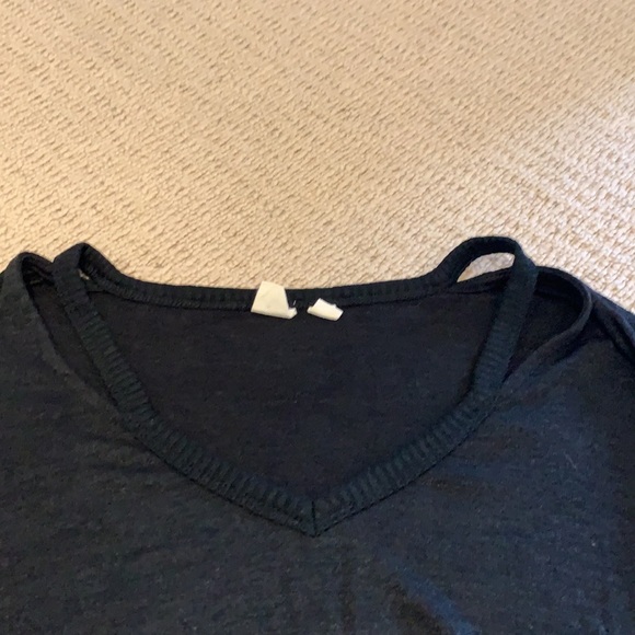 Black long sleeve - Picture 2 of 3